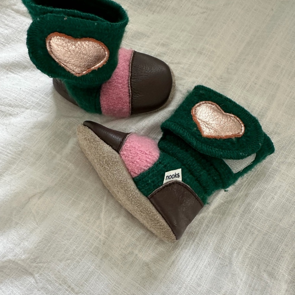 Nooks Design Aspen Felted 100% Lambswool with Leather Booties 0-6mo size 2.5